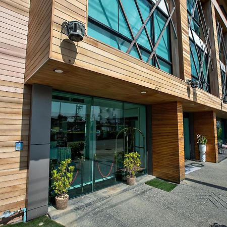 Holatel Hotel Phitsanulok Exterior photo