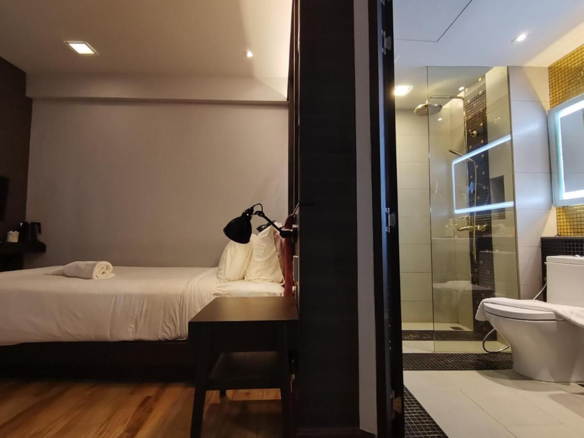 Holatel Hotel Phitsanulok Exterior photo