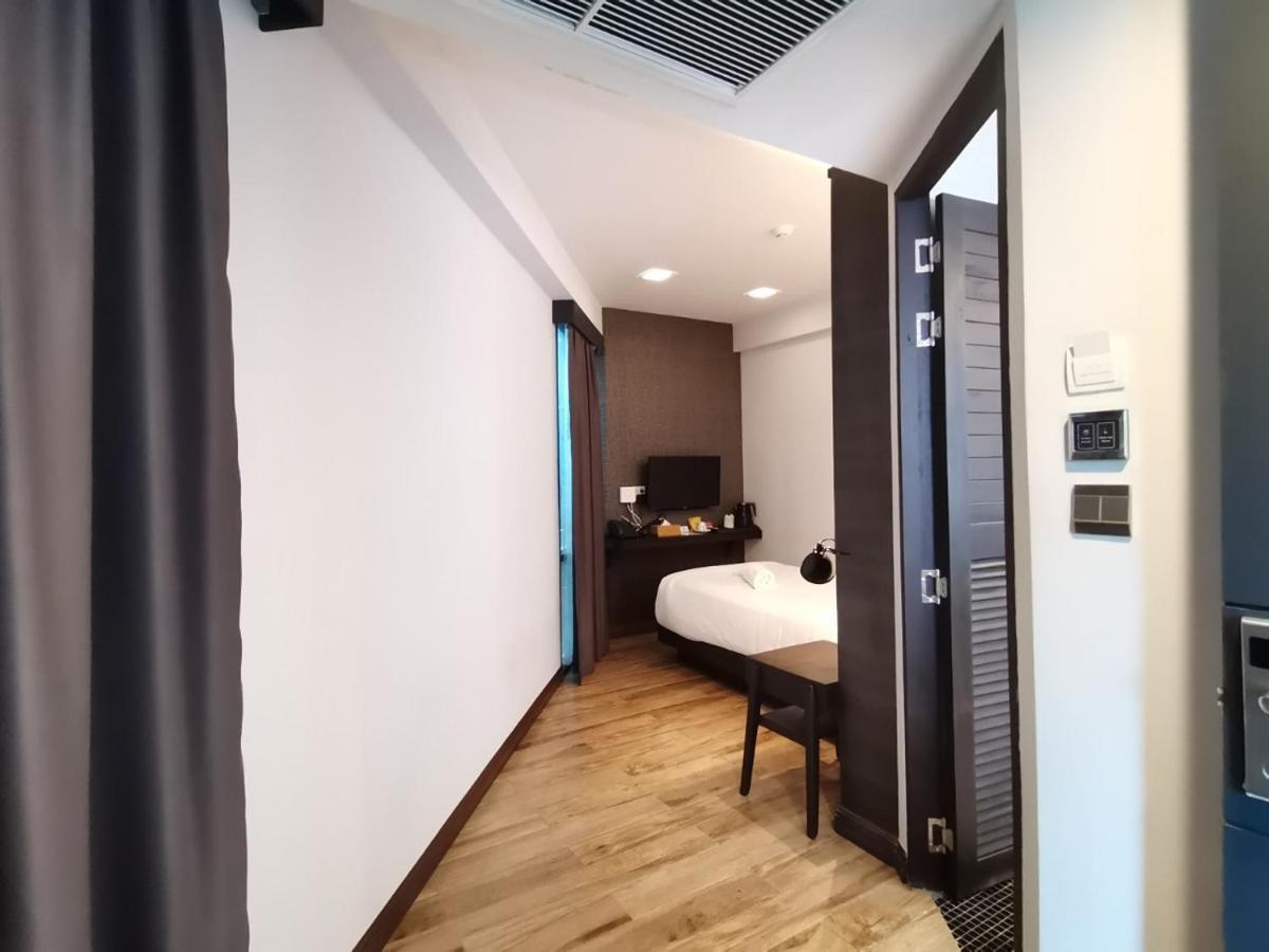 Holatel Hotel Phitsanulok Exterior photo